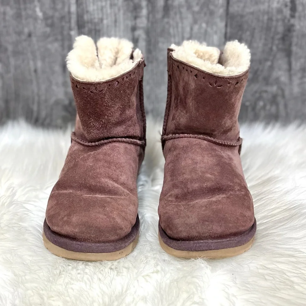 ⭐️UGG Dixi Flora Perforated Bow Ankle Boots [S7600] - Picture 2 of 15